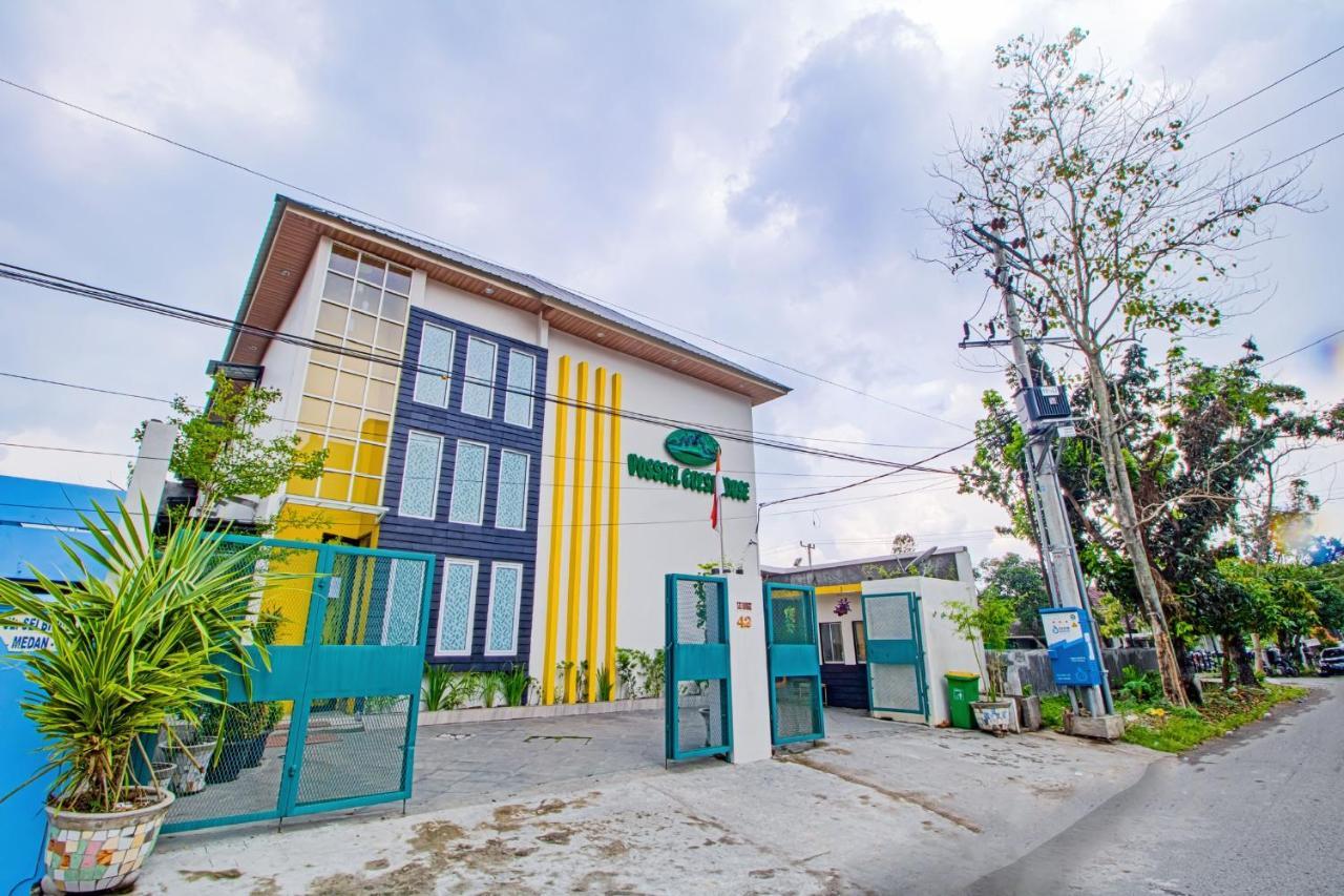 Vosstel Guest House Medan Buitenkant foto